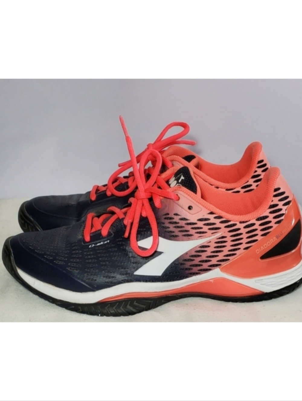 Diadora Women's Size 9 Blushield Speed 2 Sneakers.